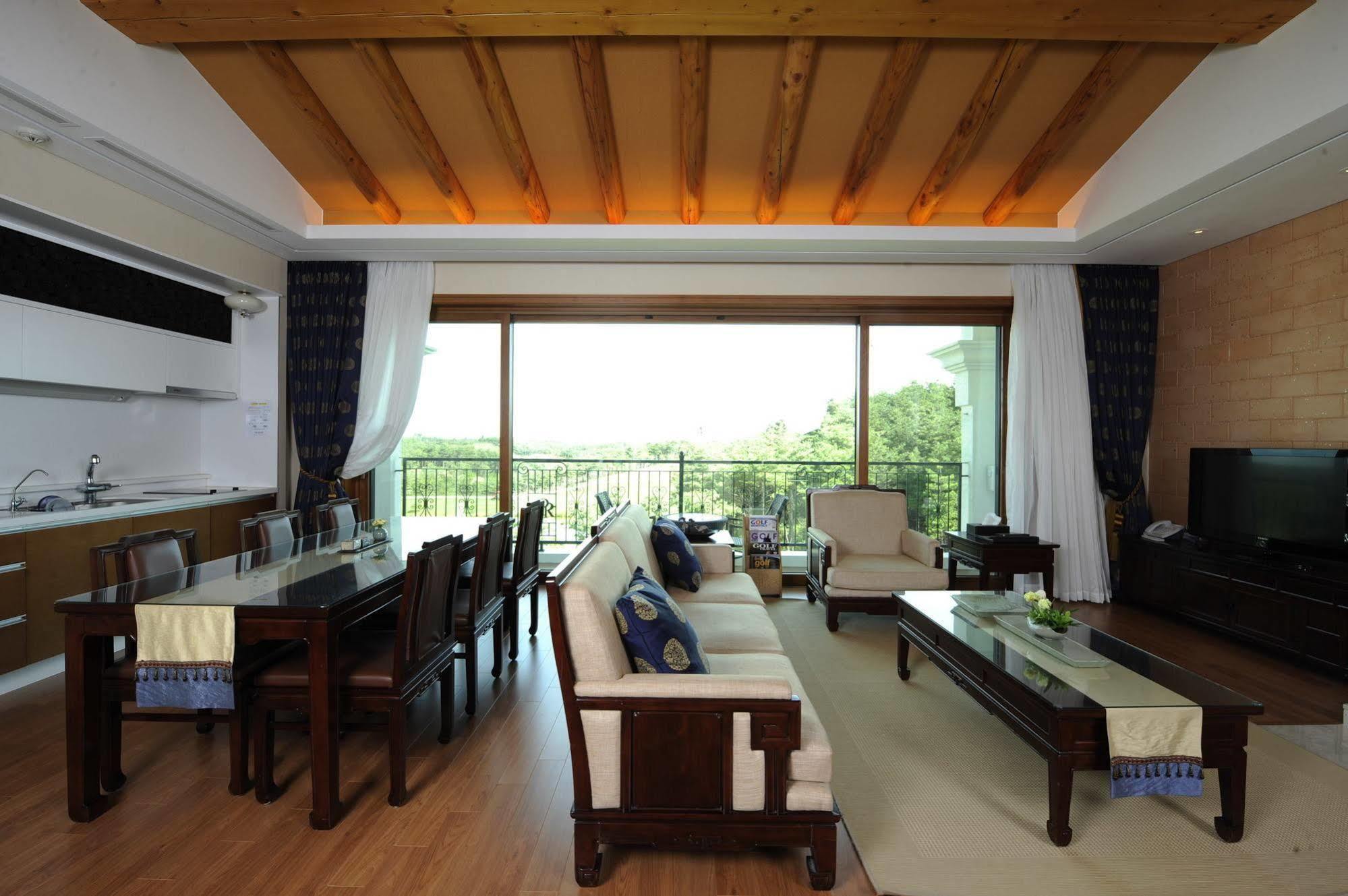 Hotel Pineridge Sokcho Esterno foto