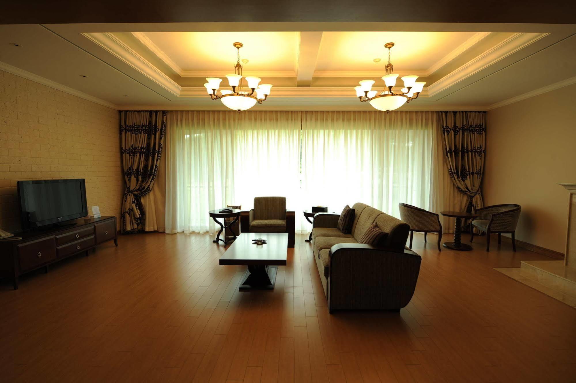 Hotel Pineridge Sokcho Esterno foto