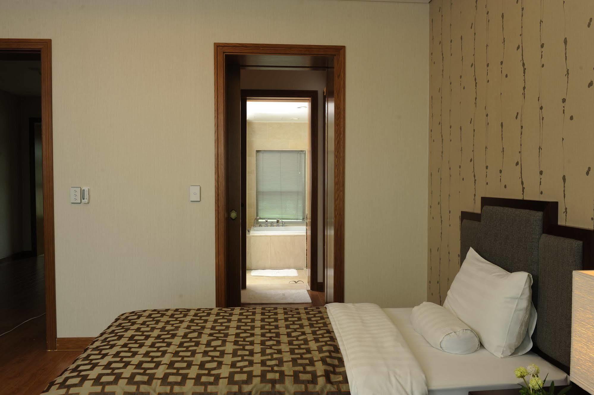 Hotel Pineridge Sokcho Esterno foto