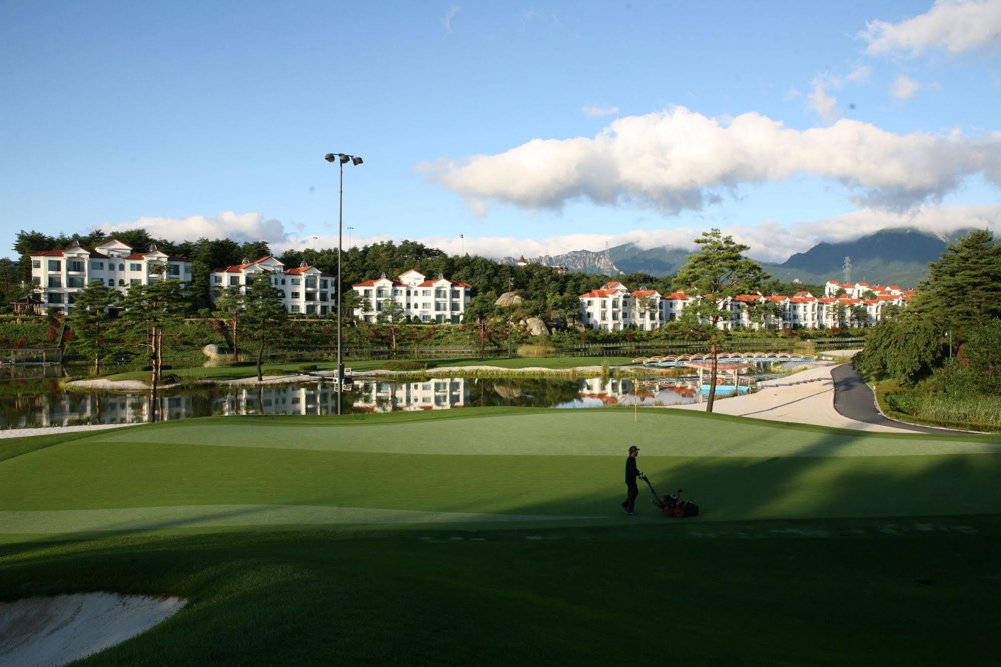 Hotel Pineridge Sokcho Esterno foto