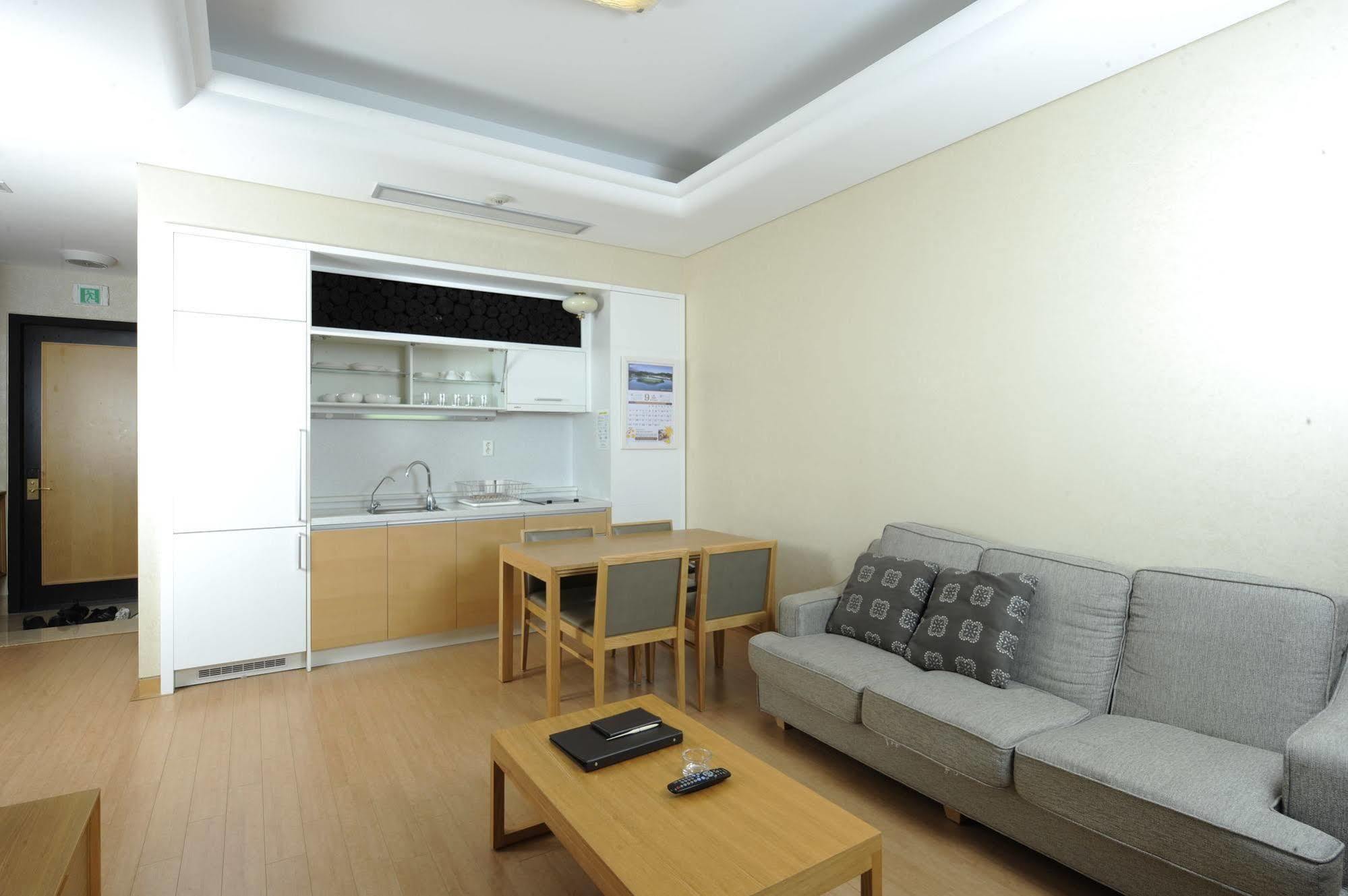 Hotel Pineridge Sokcho Esterno foto
