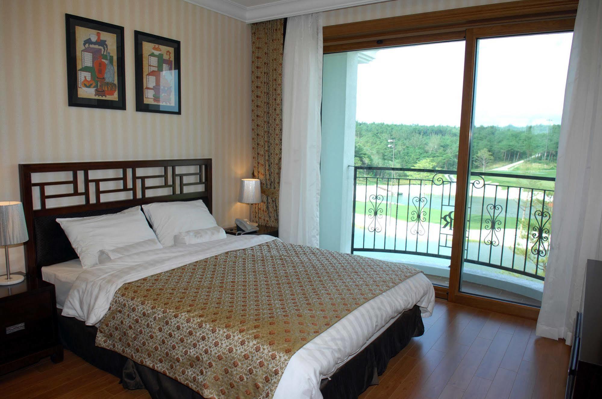 Hotel Pineridge Sokcho Esterno foto